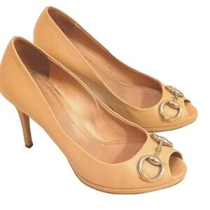 GUCCI Horse Bit Pumps Sz 37.5 Beige Leather Stiletto Heel Office Glam Italy Flaw